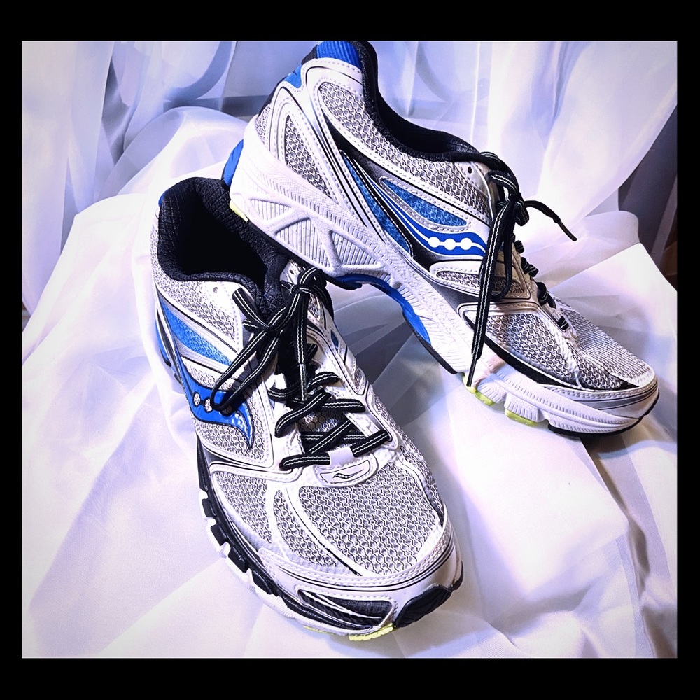 NWOT Men’s Saucony Power Grid Running